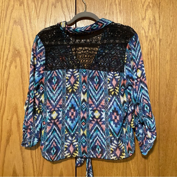 💙 Sheer Aztec Blouse 💙 - Picture 2 of 2